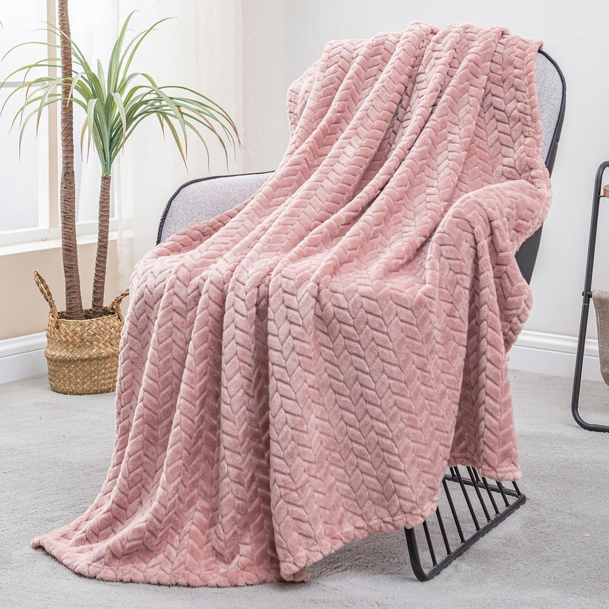 Ultra Soft & Cozy Fleece Blanket - Pink