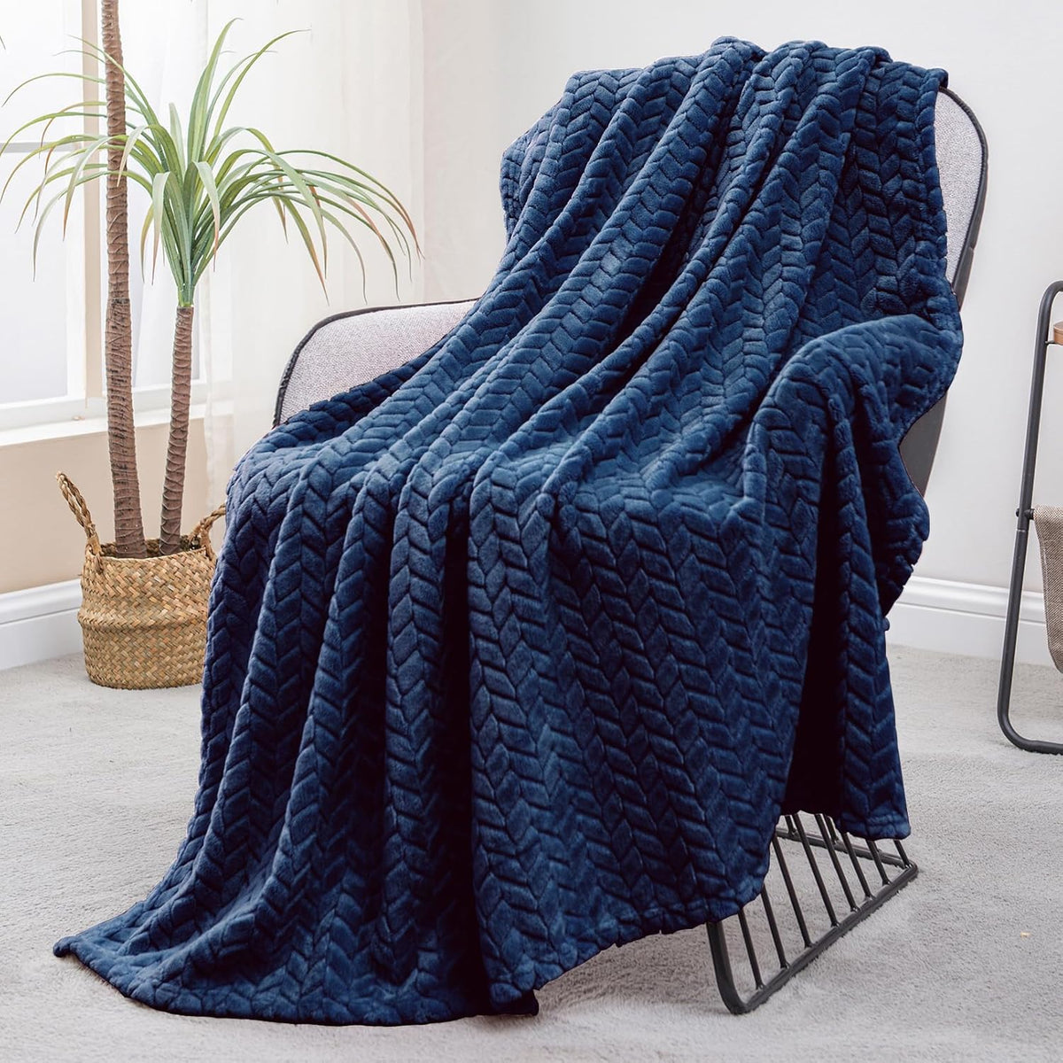 Ultra Soft & Cozy Fleece Blanket - Blue